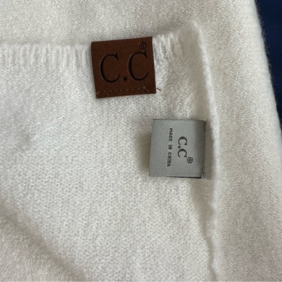 CC NWT Ivory Scarf - Picture 2 of 2